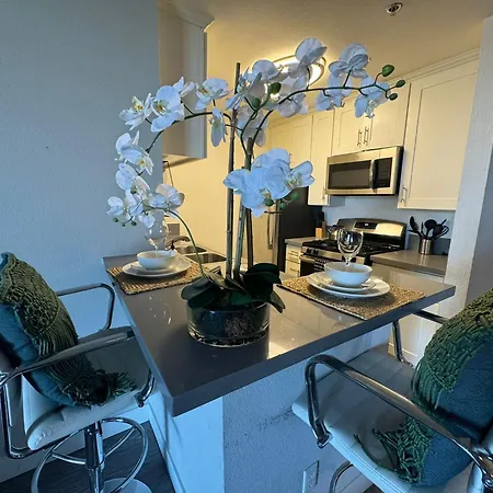 Incredible Two Bedroom Hollywood Apartments Free Parking Los Angeles Exterior foto
