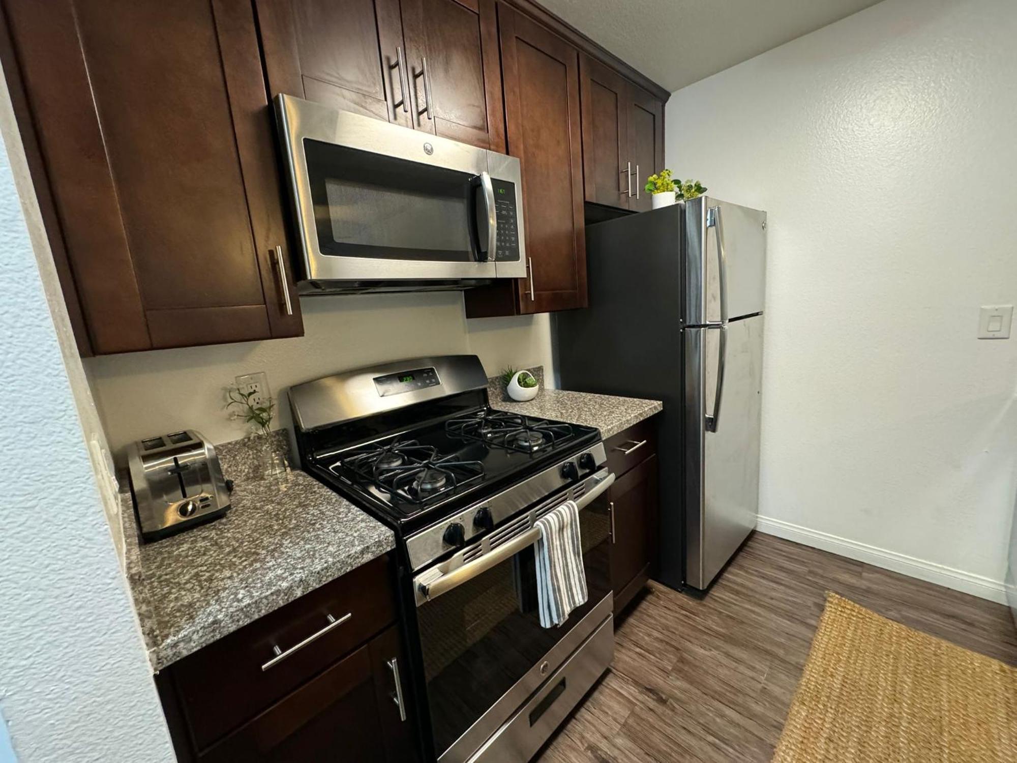 Apartment Incredible Two Bedroom Hollywood Free Parking